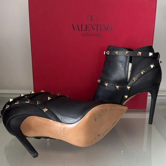 Valentino Garavani Rockstud Ankle Boots Size 37 - Picture 6 of 6